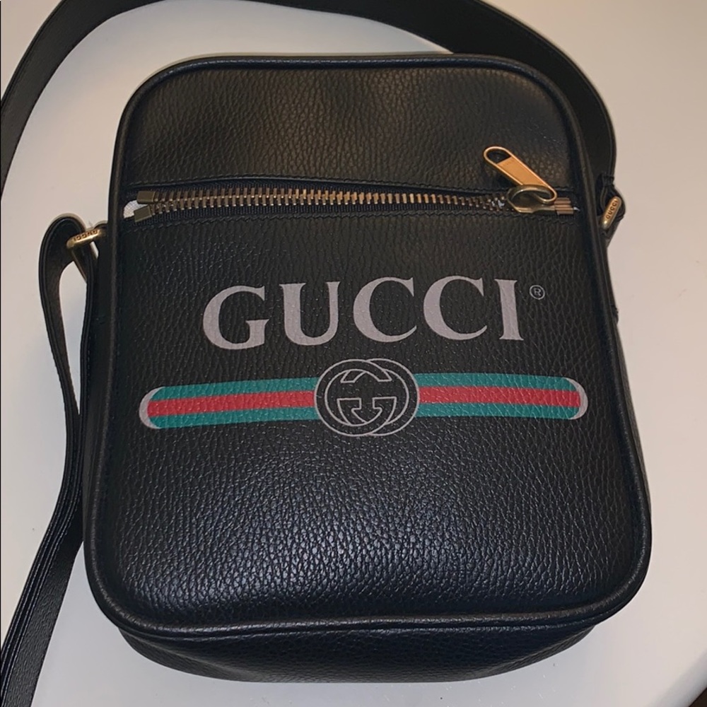 Gucci logo bag